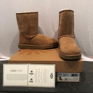 Ugg women Classic Short boot size 7